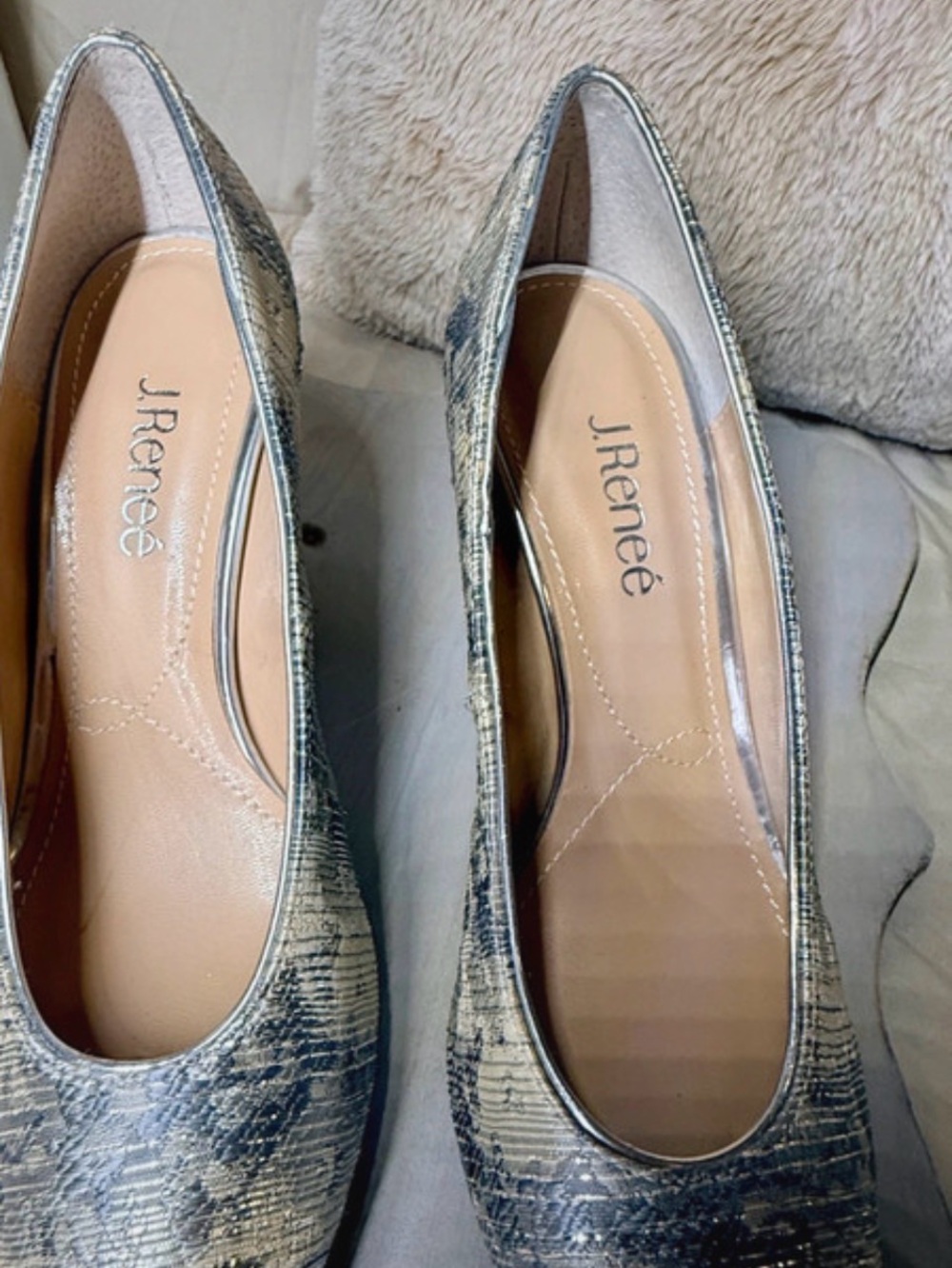 Women's Beige and Black Textured Ballet Flats
